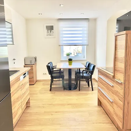 4 Minimum 30 Days アパート