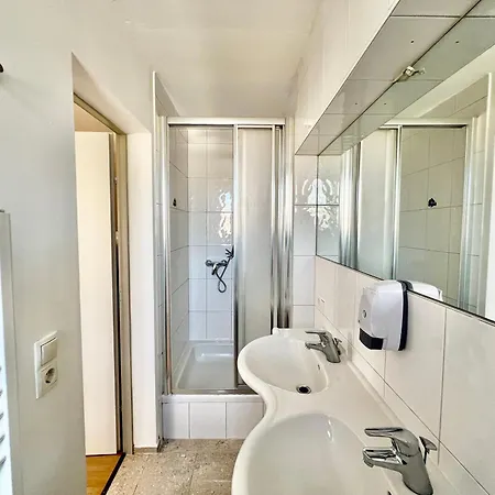 4 Minimum 30 Days Apartment