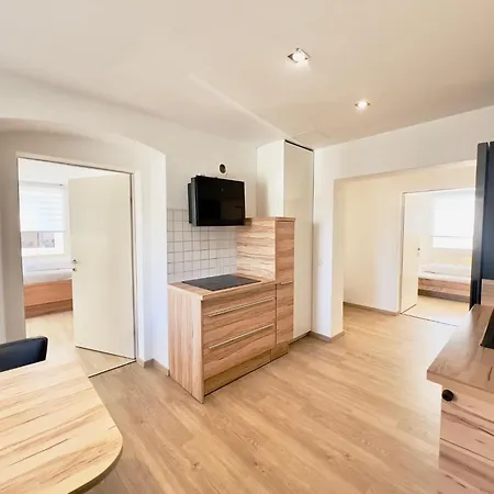 4 Minimum 30 Days Innsbruck