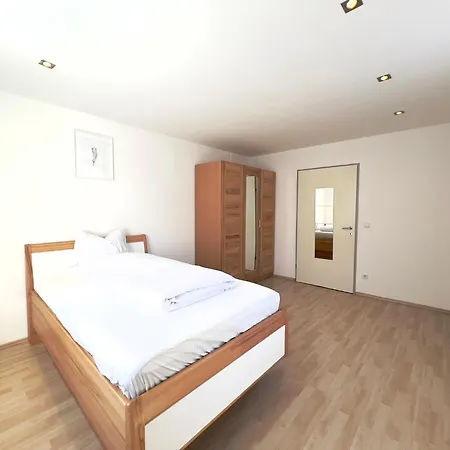 4 Minimum 30 Days Appartement